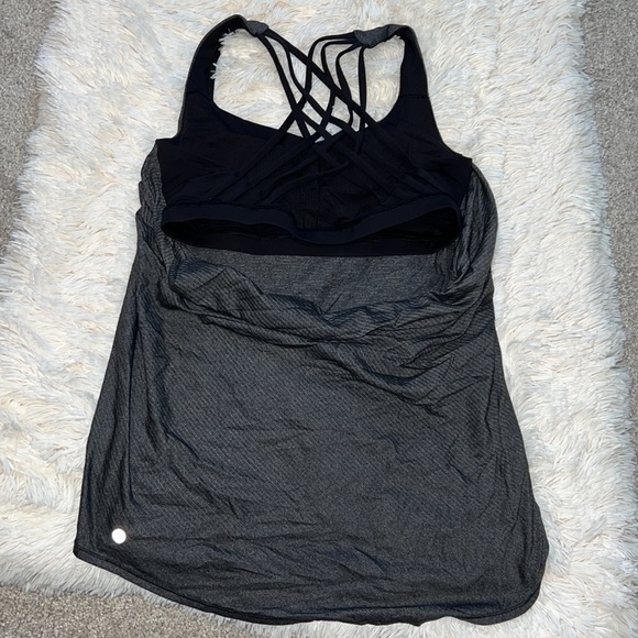 Lululemon work out top size 10 w/ build in bra & removable cup inserts - stripe - Picture 7 of 16
